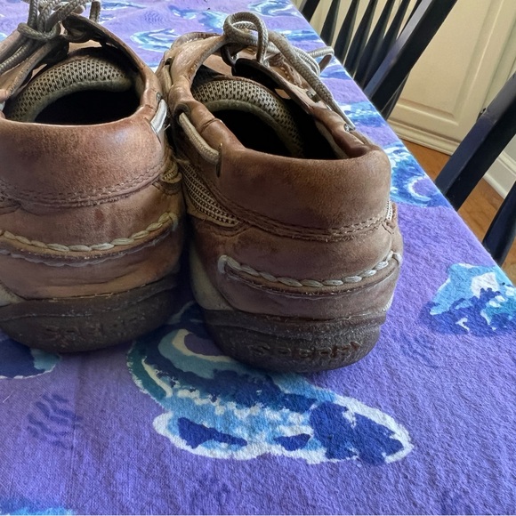 Worn in but not worn out, Sperry boat shoes - Picture 4 of 9
